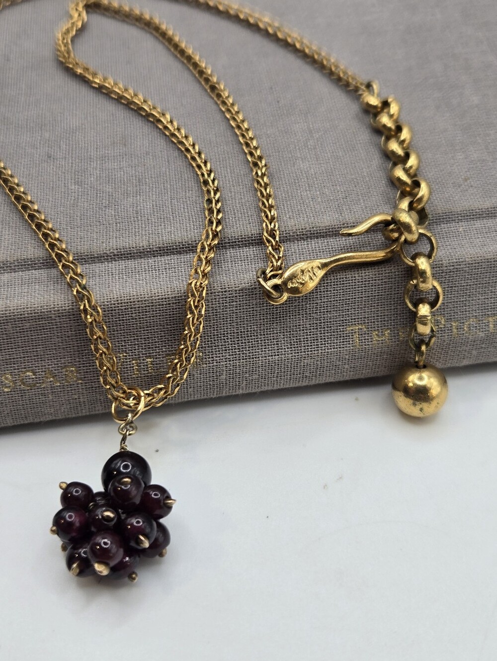 VTG Goldtone Napier Whimsigoth Garnet Grapes Necklace Boho Dark Romantic Dainty